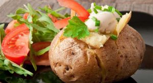Healthy Low-Calorie Potato Bake Recipe to Try Tonight 2 healthy-low-calorie-potato-bake