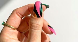 Why Does My Nail Hurt After Getting Acrylics? 2 nail-getting-acrylics