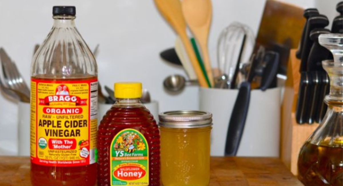 drinking-honey-and-apple-cider-vinegar