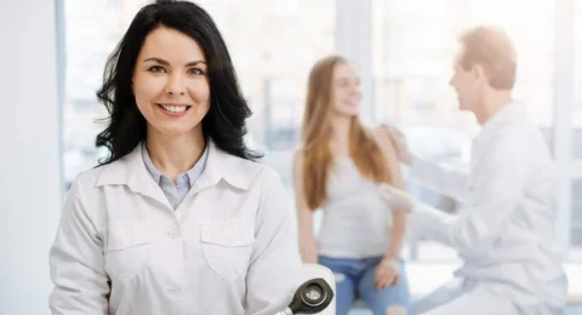 Feeling That Something Is Crawling on Skin – Treatment & Relief Tips 4 finding-the-right-clinic-or-dermatologist