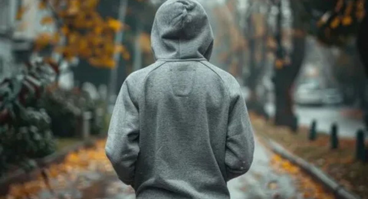 is-wearing-a-hoodie-a-sign-of-depression