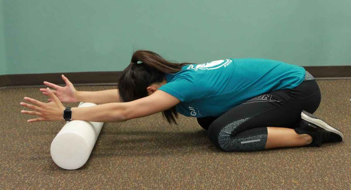 safety-tips-and-mistakes-to-avoid-during-lat-stretches