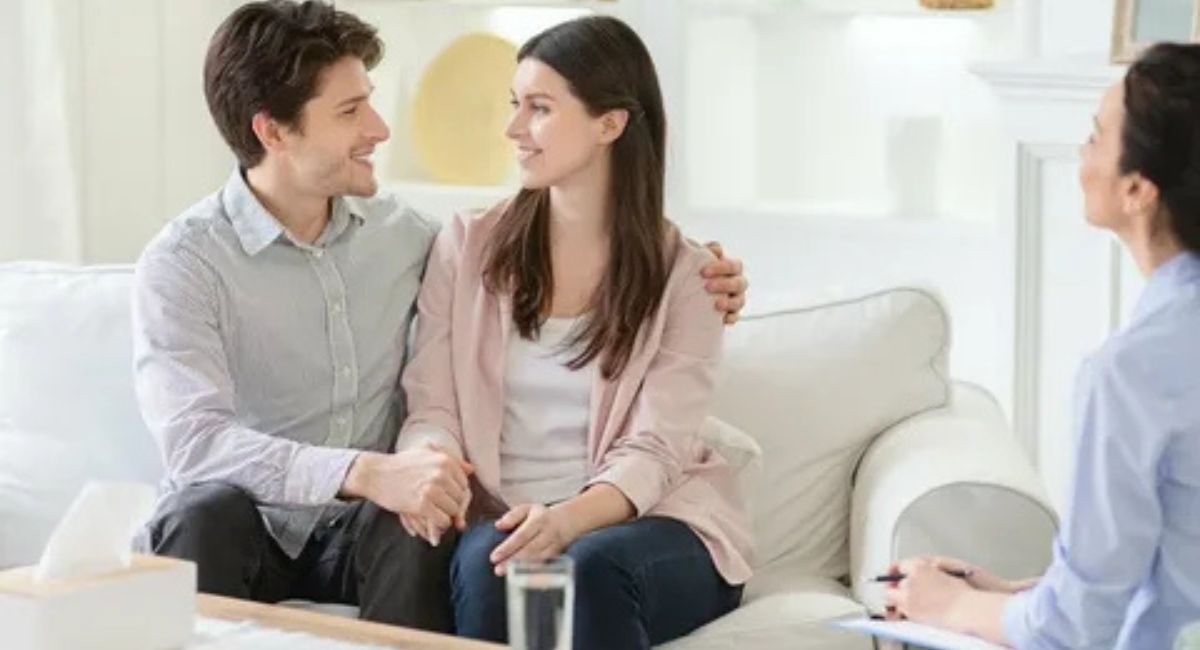 Couples Therapy for Long Distance Relationships – Proven Ways to Reconnect and Thrive 4 alternatives-alongside-professional-therapy