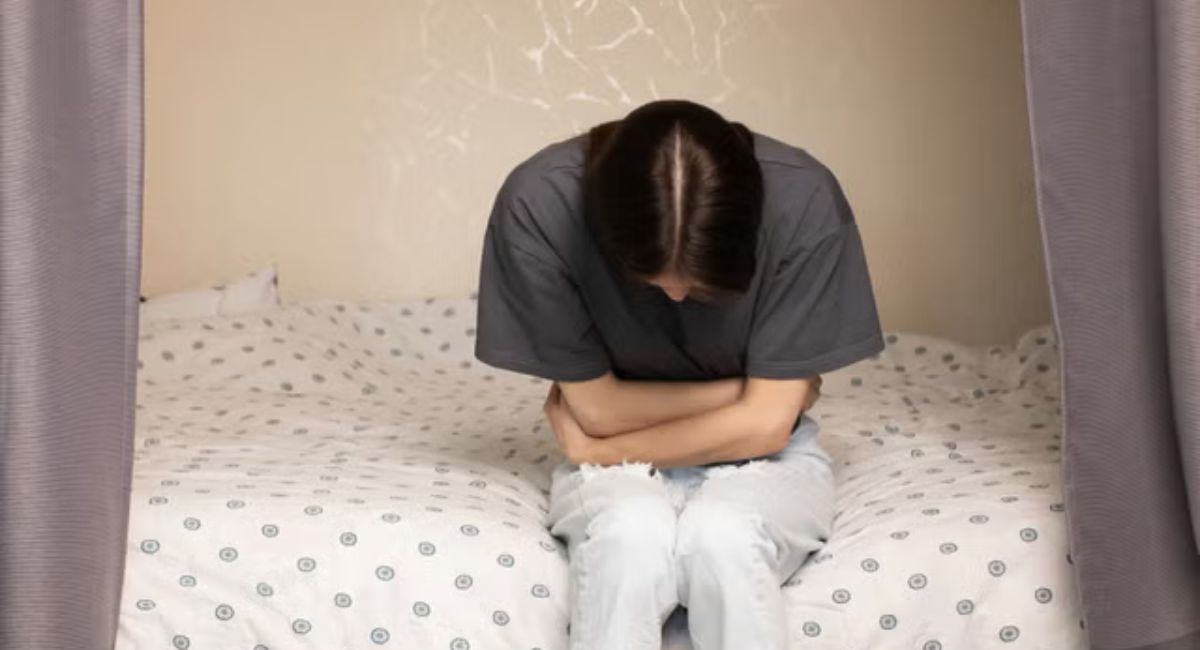 Why Does It Burn When I Pee on My Period? Doctors Explain the Real Reasons 2 why-does-it-burn-when-i-pee-on-my-period